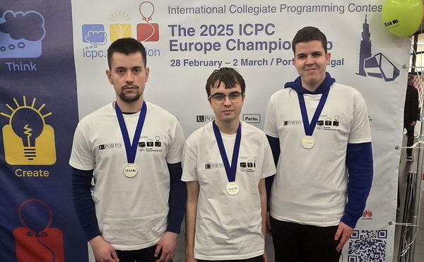 Patrick Pavić (bez odijela), Dorijan Lendvaj (također bez odijela) i Toni Brajko (i on bez odijela)